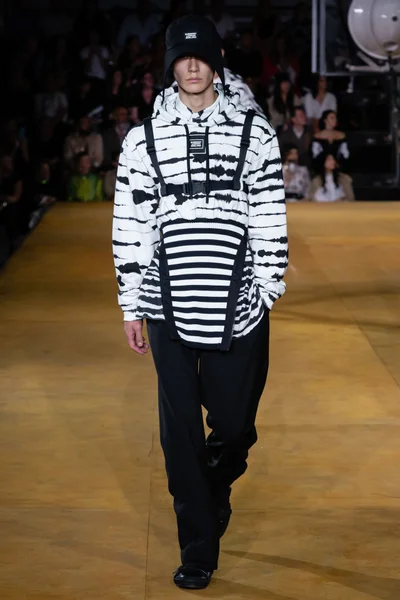 Look 63